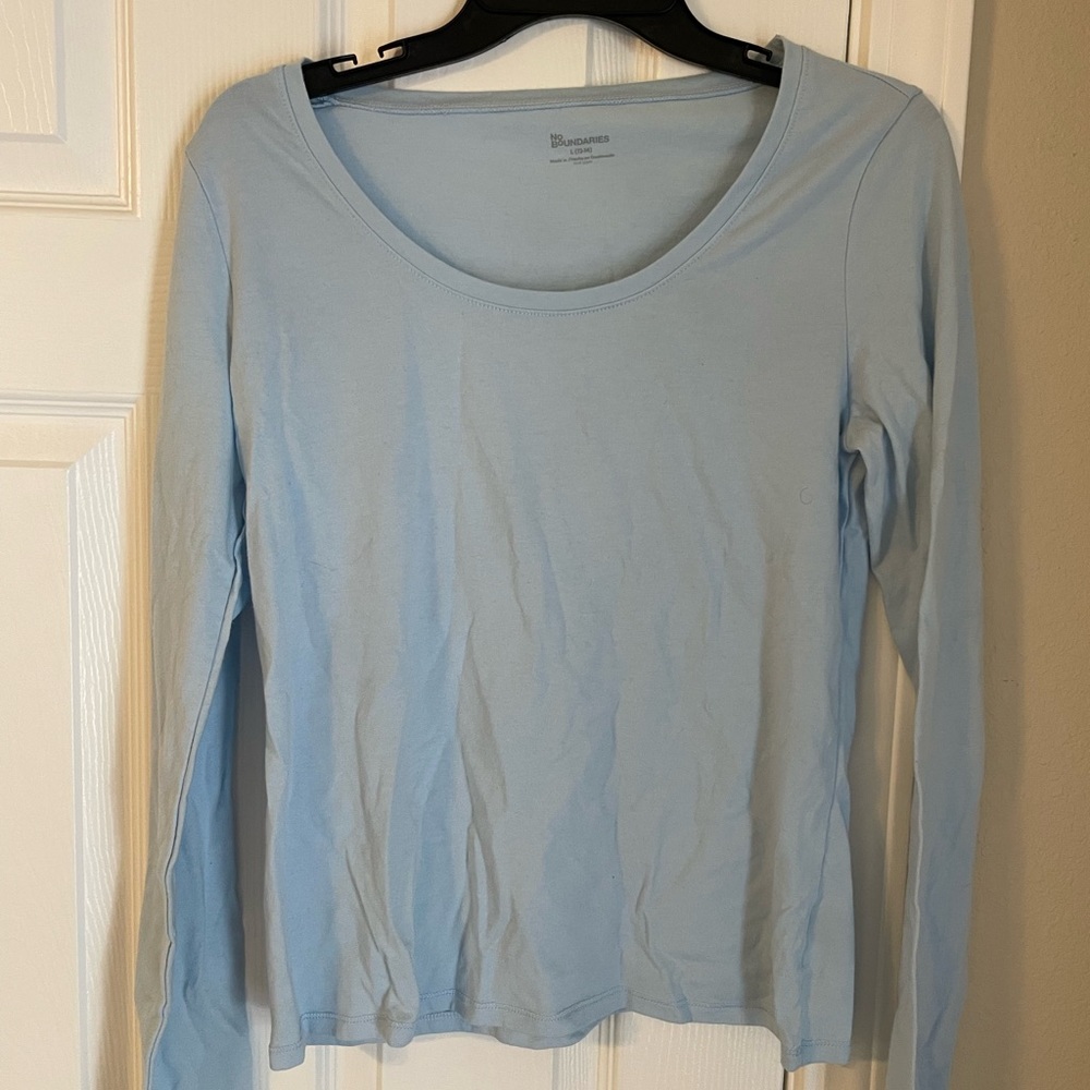 No Boundaries Light Blue Long Sleeve T-shirt Size Large 12-14